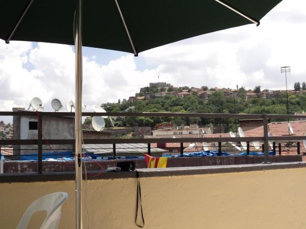 Yavuz Hotel : photo 6 de la chambre chambre quadruple avec salle de bains commune