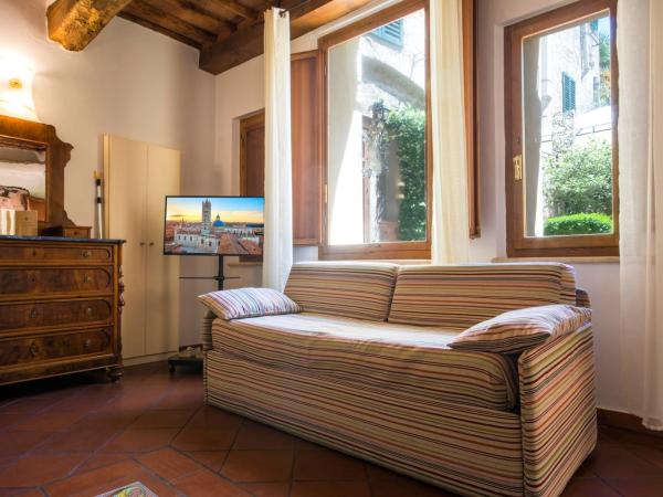 Piazza Paradiso Accommodation : photo 2 de la chambre studio - bâtiment séparé