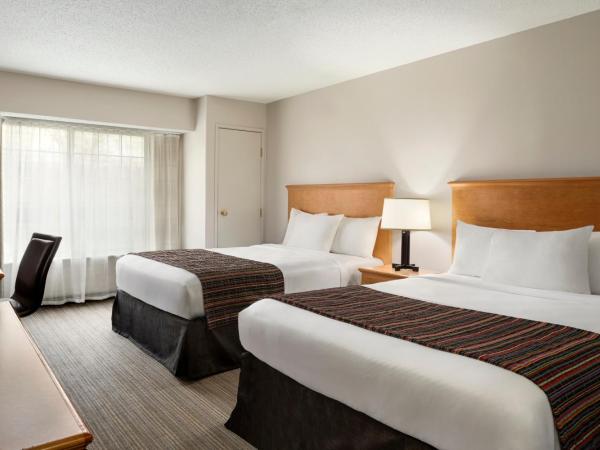 Country Inn & Suites by Radisson, Columbus Airport, OH : photo 3 de la chambre chambre 2 lits queen-size - non-fumeurs