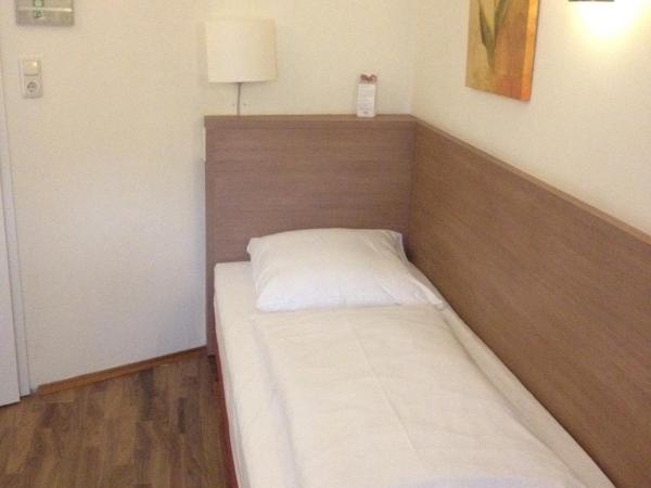 Hotel Marienthal Garni : photo 2 de la chambre chambre simple