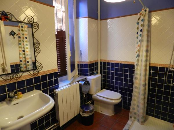Villa Alicia Guest House : photo 10 de la chambre chambre double avec salle de bains privative