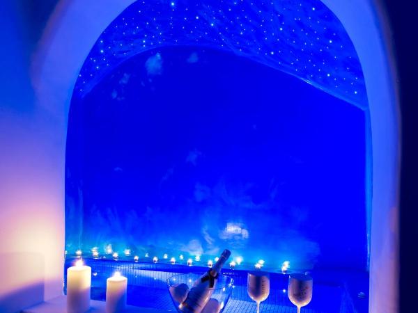 San Marino Suites by Calm Collection : photo 2 de la chambre villa 2 chambres avec jacuzzi intérieur et piscine privée - villa aqua marine 