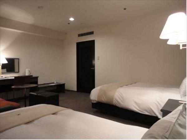 Green Rich Hotel Nishitetsu Ohashi Ekimae : photo 4 de la chambre chambre lits jumeaux de luxe - non-fumeurs