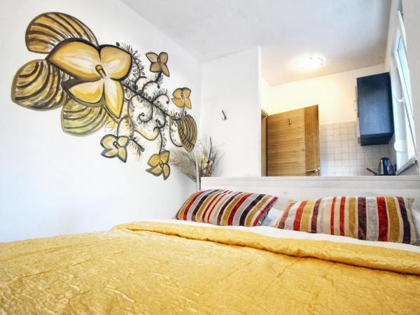 Villa Monsena : photo 4 de la chambre chambre double standard - vue sur mer