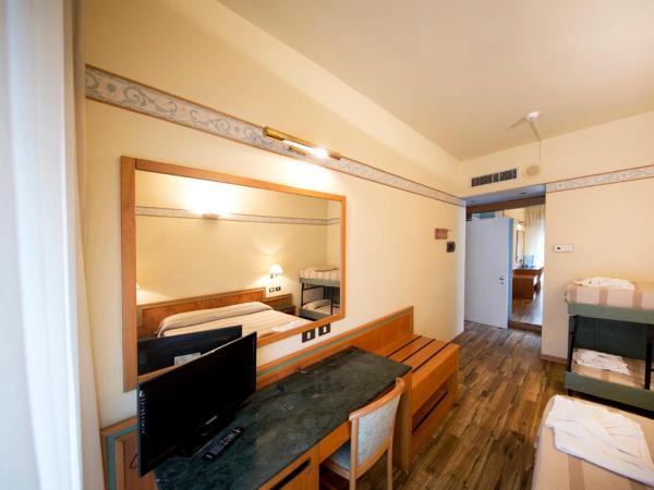 Hotel Marina Bay : photo 7 de la chambre chambre quadruple