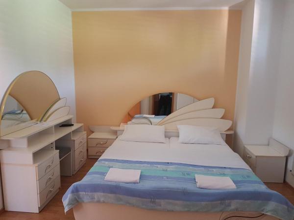 Rooms Hunter : photo 2 de la chambre chambre double - vue sur jardin