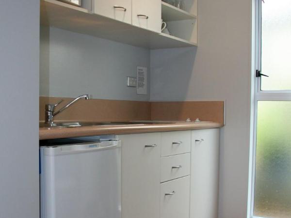 Lakeside Taupo Motel : photo 6 de la chambre studio lit king-size - accessible aux personnes à mobilité réduite