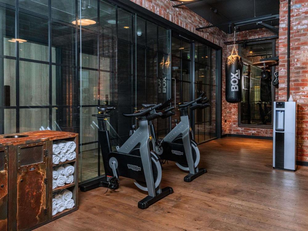 Gym with exercise bikes at Novotel London Canary Wharf