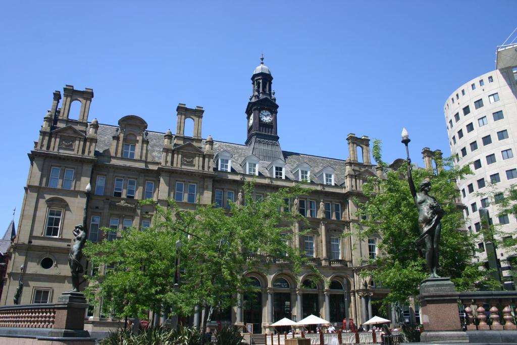 Quebecs Luxury Apartments 6