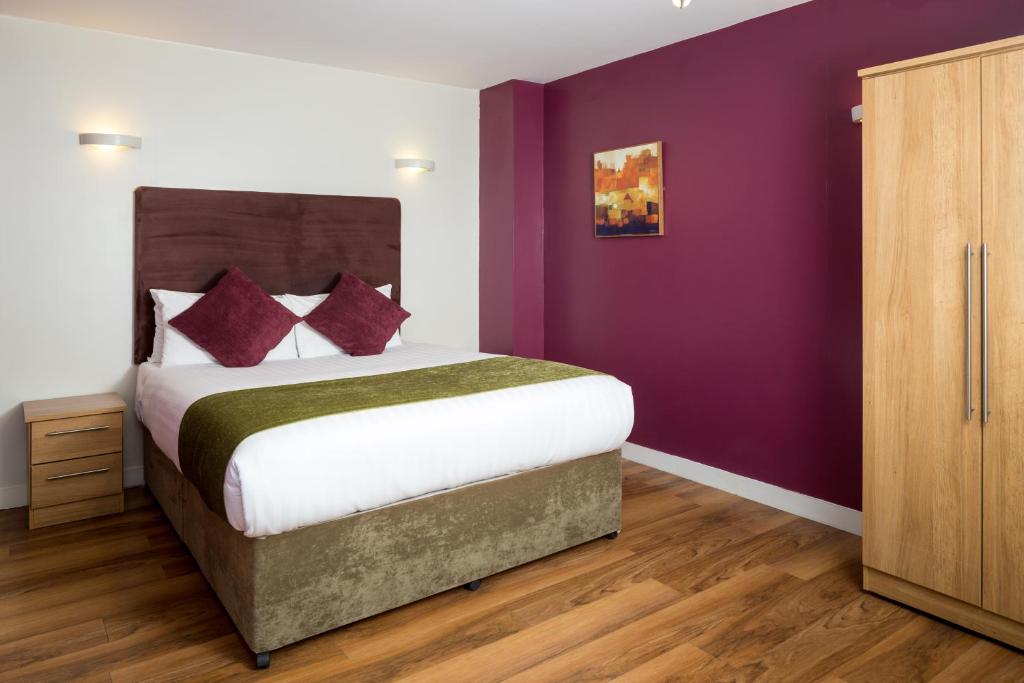 Roomzzz Leeds Headingley 5