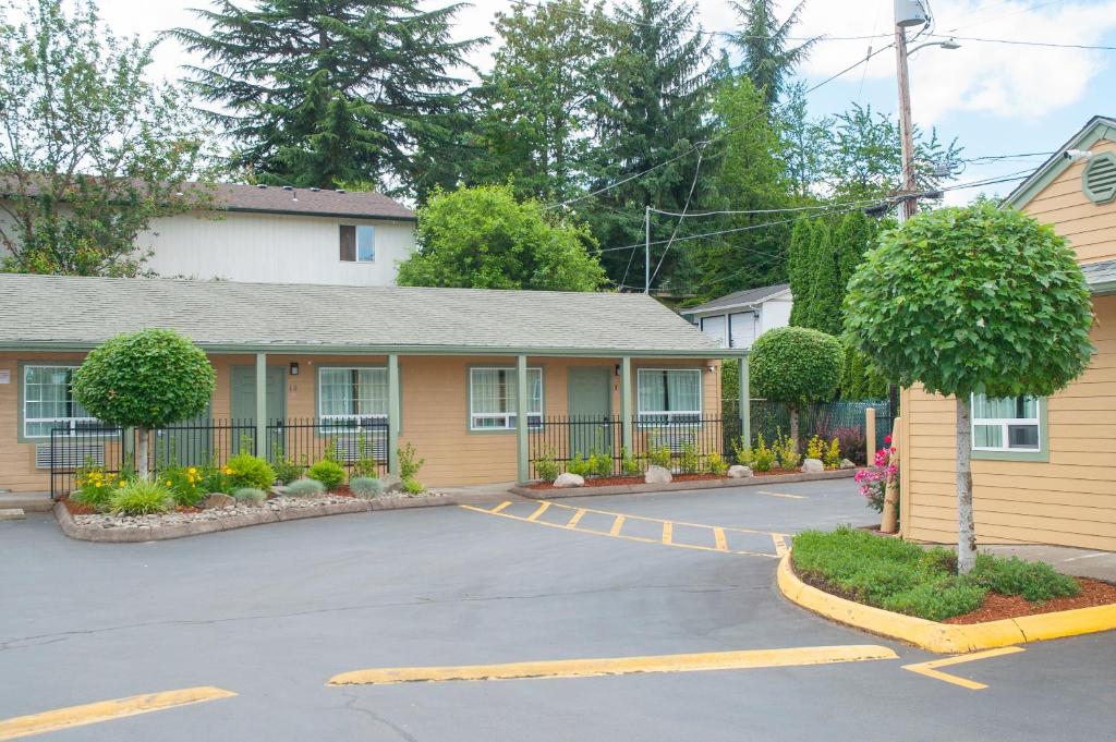 Nordic Inn and Suites Image