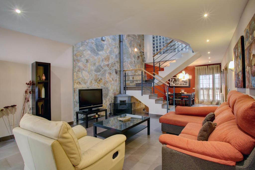 Holiday House Tenorio 1
