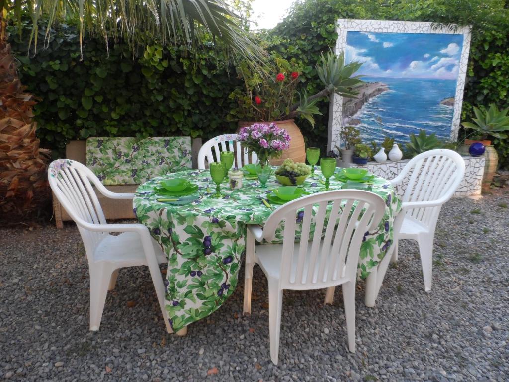 Casa con jardín frente Playa de Burriana 4