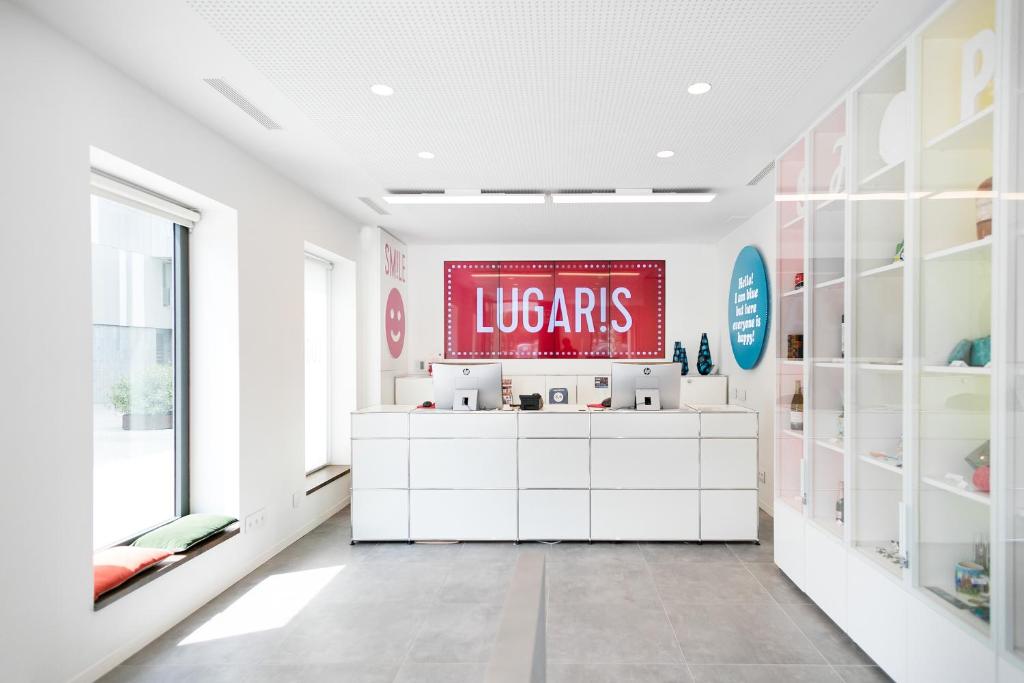 Lugaris Beach Apartments 6