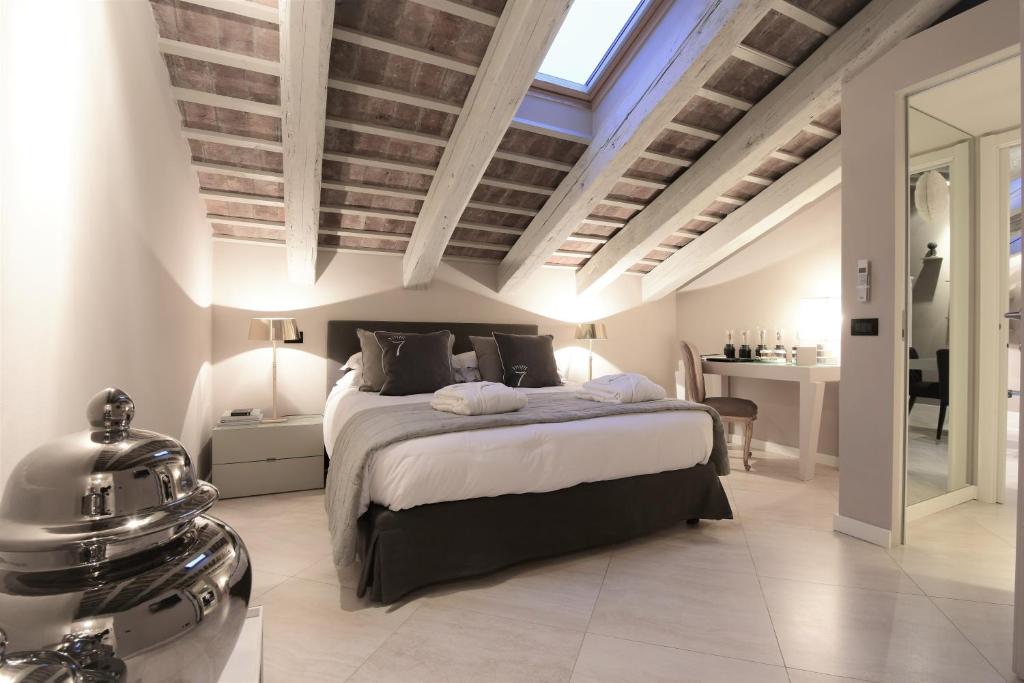 Seven Historical Suites 5