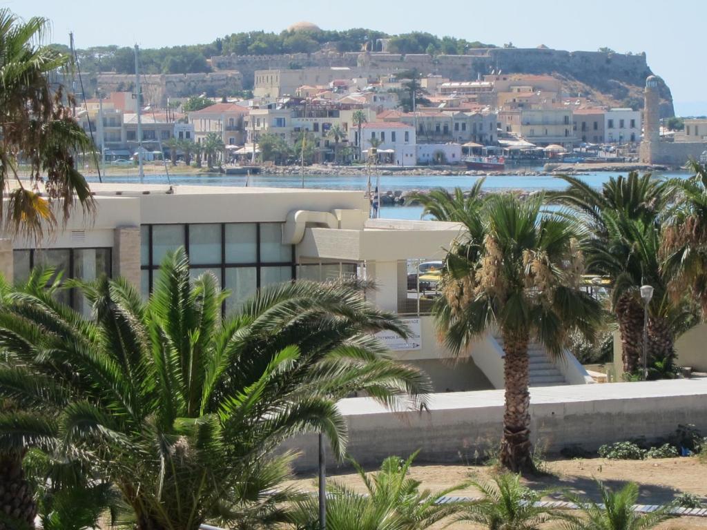 The Sea View Apartments 6