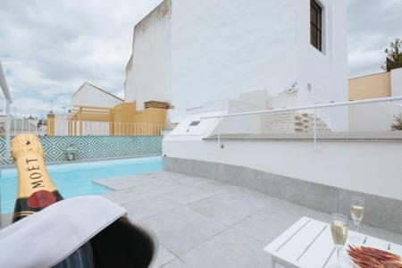 Apartamentos RG Suites Plaza del Salvador 3