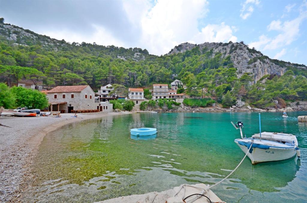 Apartments and Rooms Stjepan 5