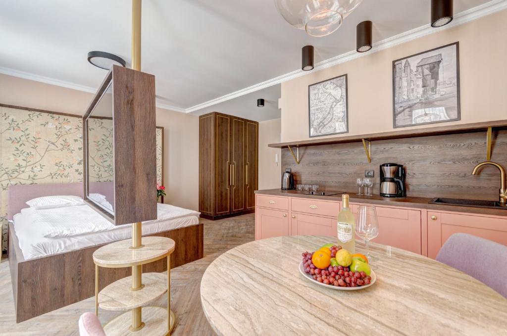 The Heart of Old Town Gdańsk Apartments by Renters Prestige 6