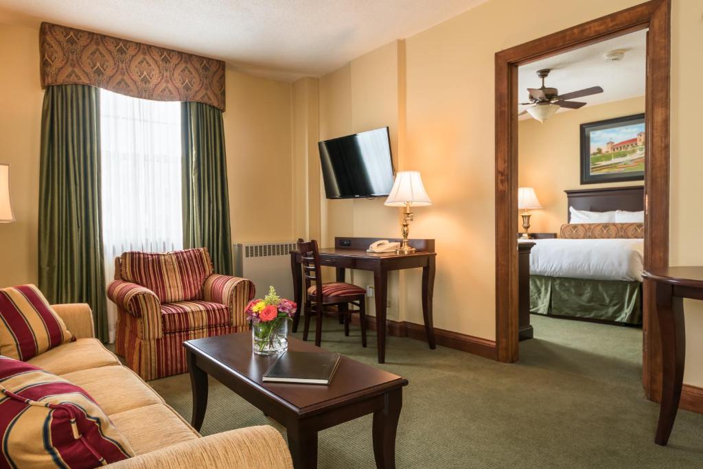 Missouri Athletic Club Image
