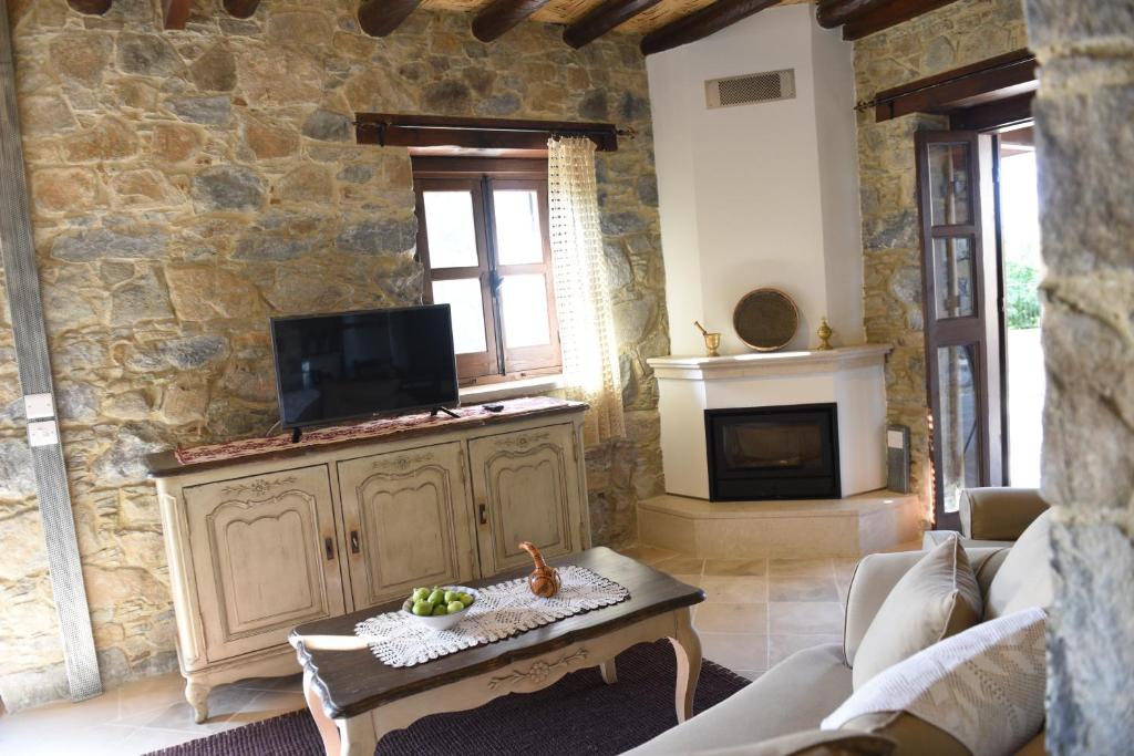 Spiti tis Irinis 5