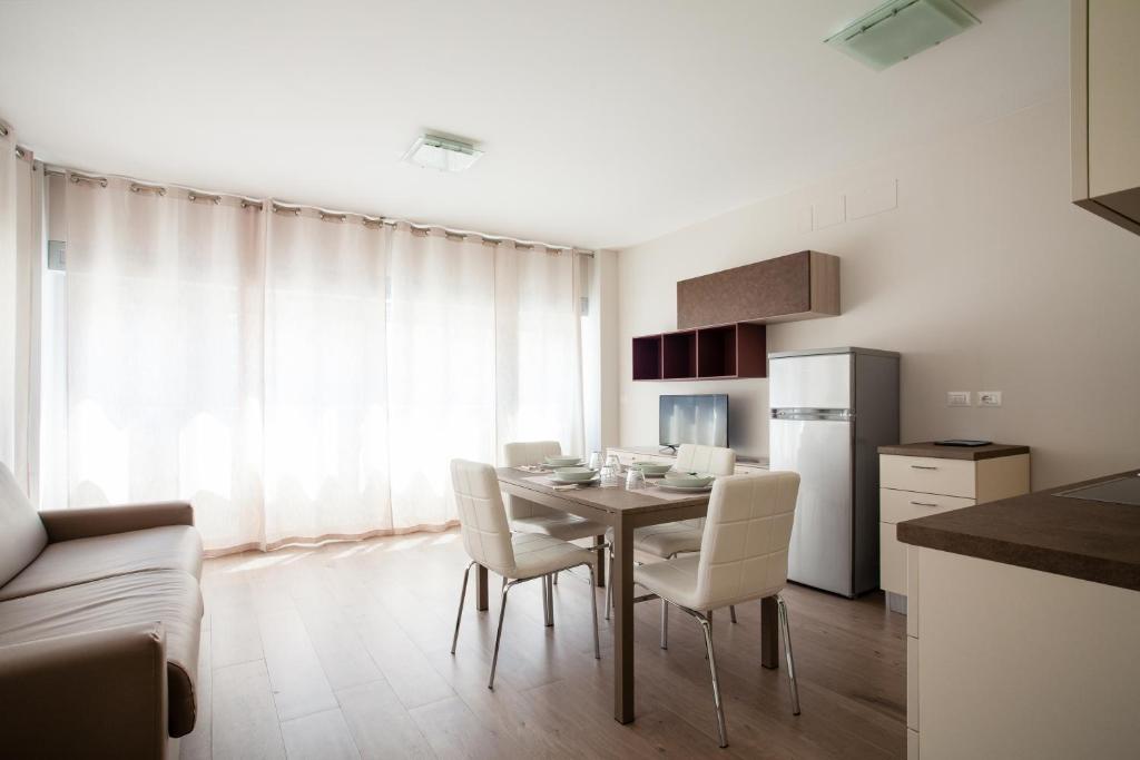 Astoria Suite Apartments 4