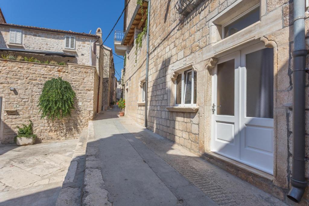 Old Town Hvar 6