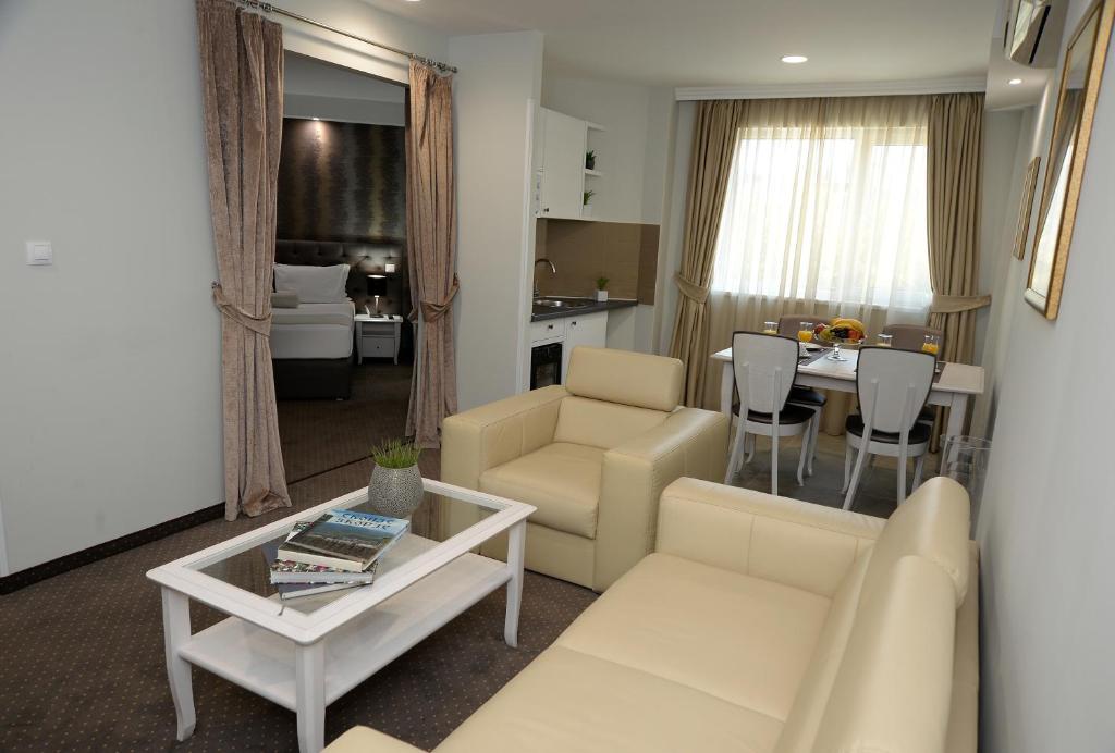 Alexandar Square Apartments 4