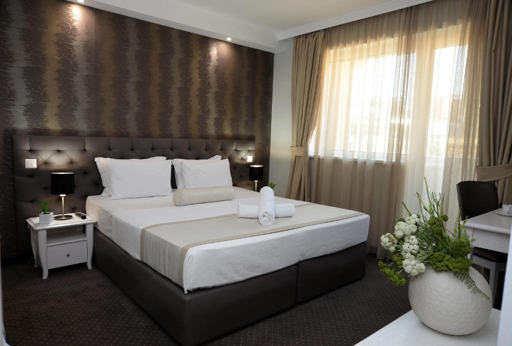Alexandar Square Apartments 2