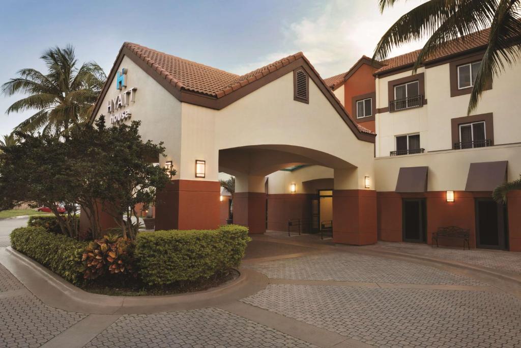Hyatt House Miami Airport Image