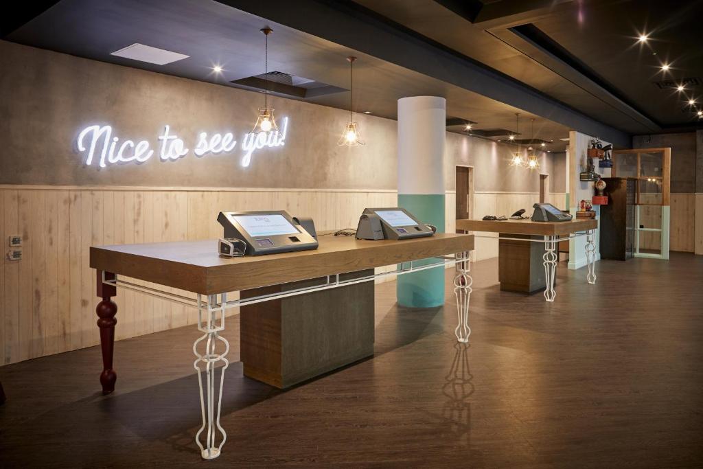 Leonardo Hotel Manchester Central Image
