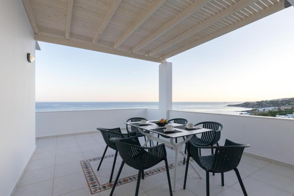 Metaxakis Home 6