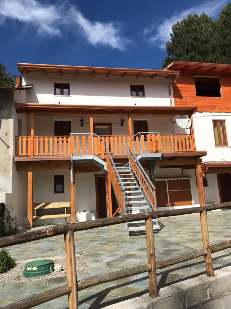 Lorica Suite 5