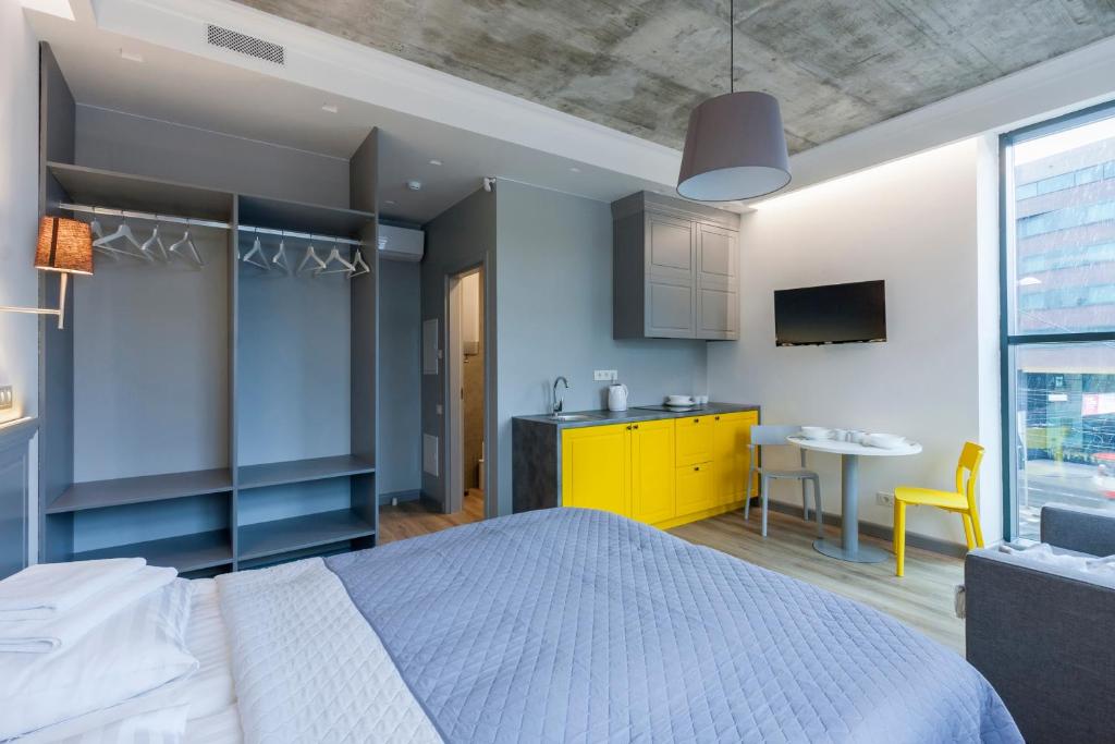 9010 Apartments 5