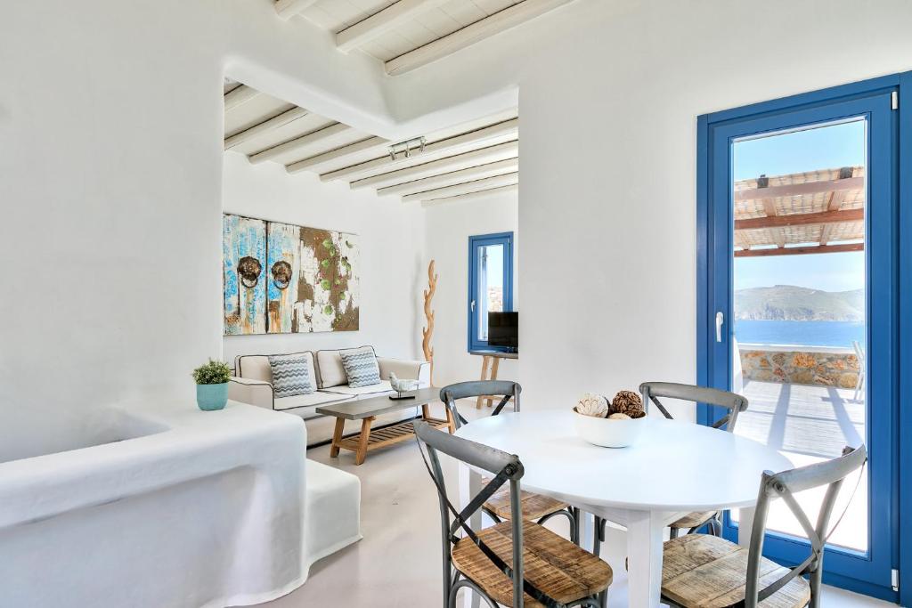 Mykonos Panormos Villas & Suites 4