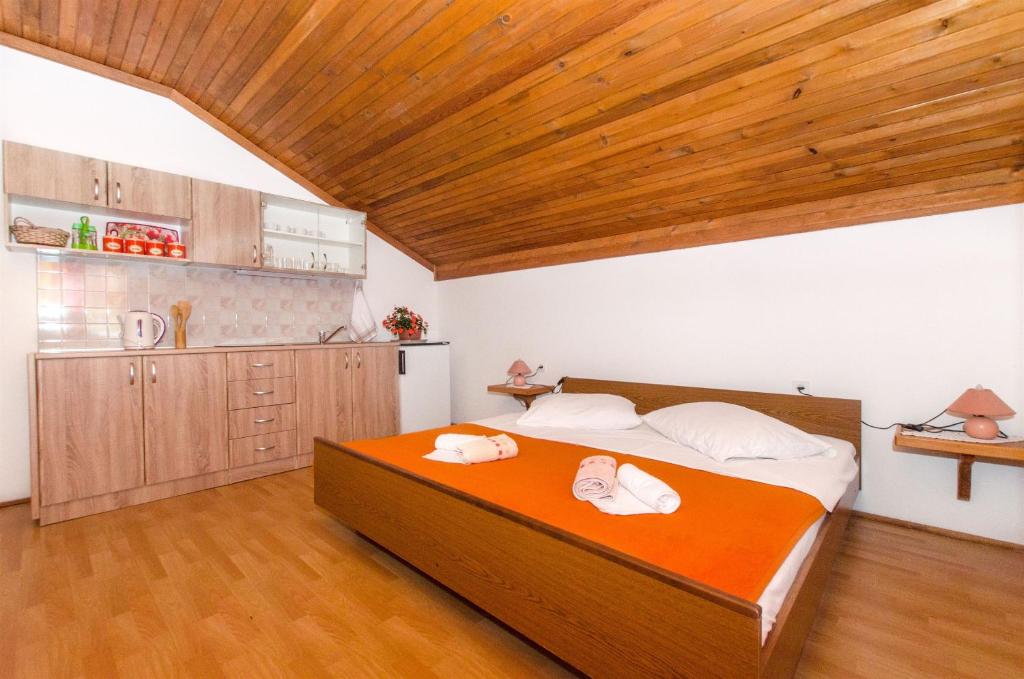 Apartments and Rooms Stjepan 6
