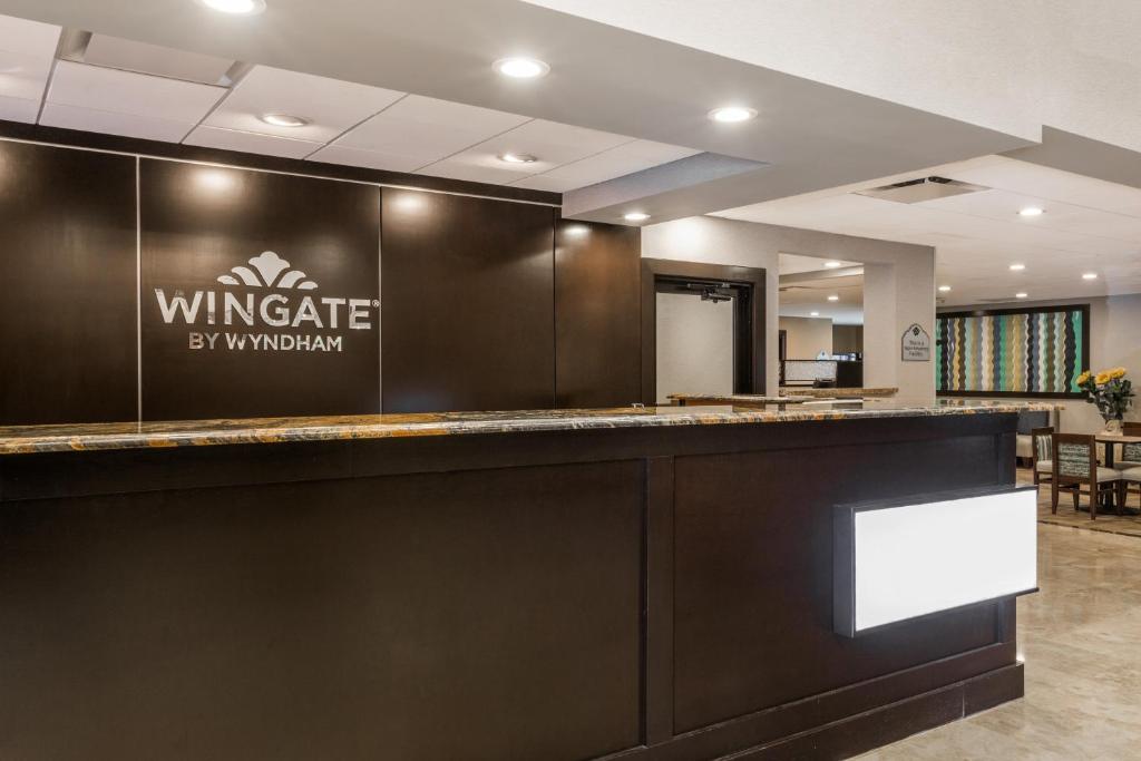 Wingate by Wyndham, Universal Studios - Free Theme Park Shuttle Image