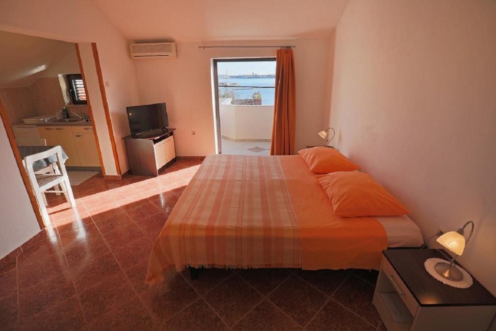Studio Apartments Pavin 8