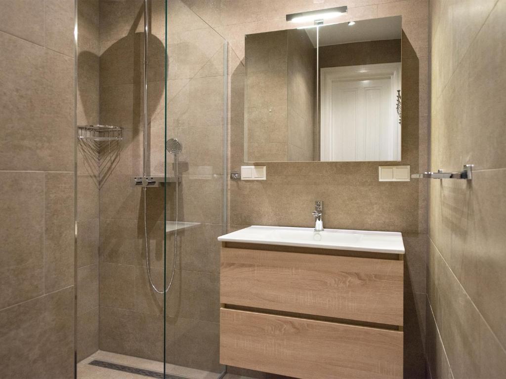 Park Central Royal 82 8