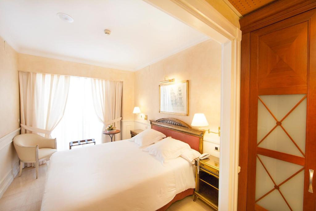 Apartamentos Guadalpin Boutique 3