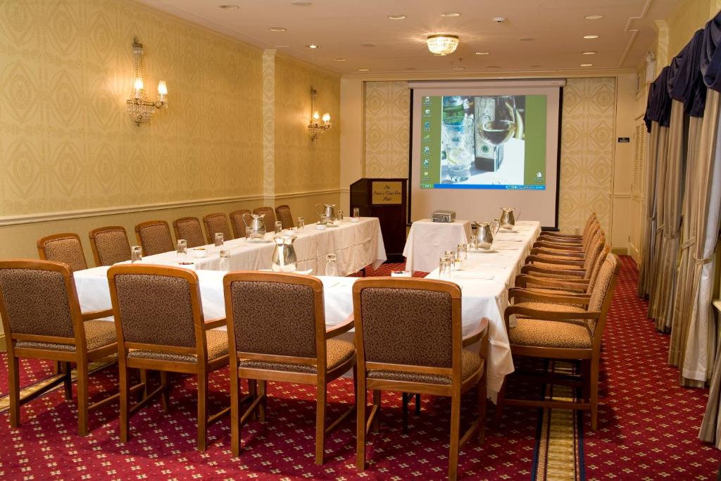 Penn's View Hotel Philadelphia Image