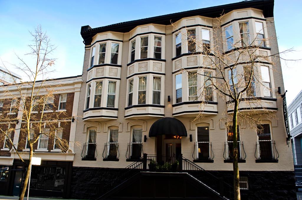 Victorian Hotel Image
