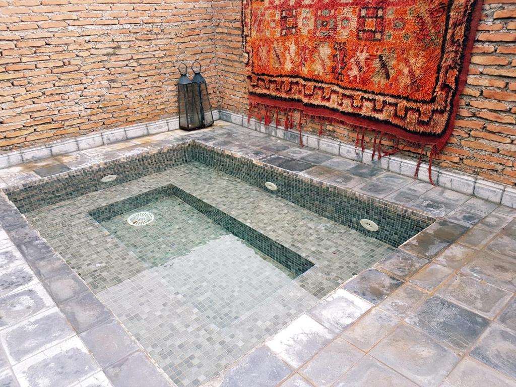 Piscine de l'établissement Riad Danka ou située à proximité