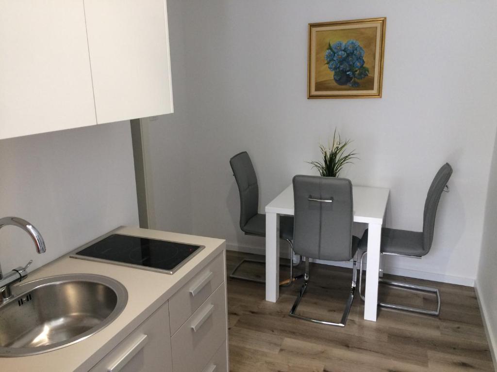 Apartma City & Free Parking 3