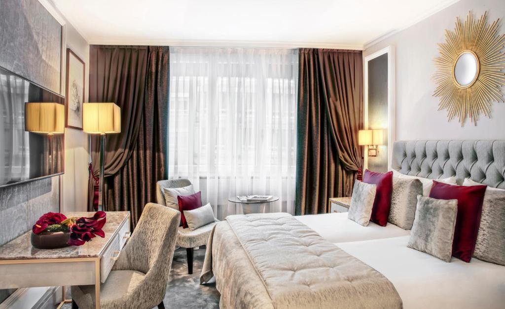 Royal Manotel 2