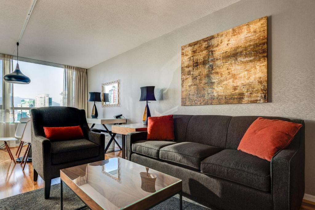Carmana Hotel & Suites Image