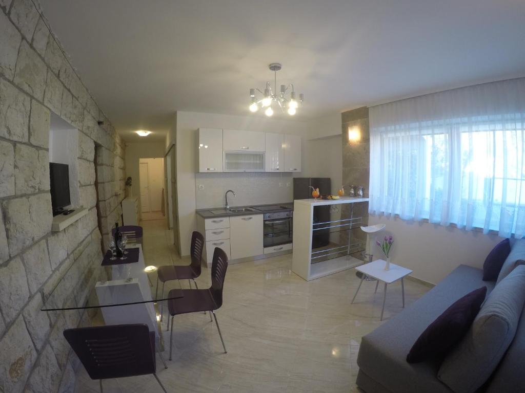 Apartments Nada 8