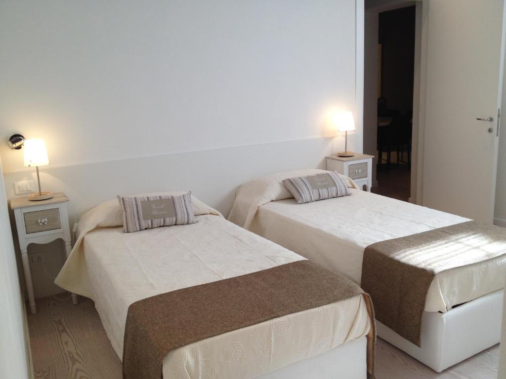 San Marco White Apartment 7