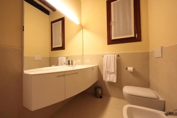 San Marco White Apartment 8