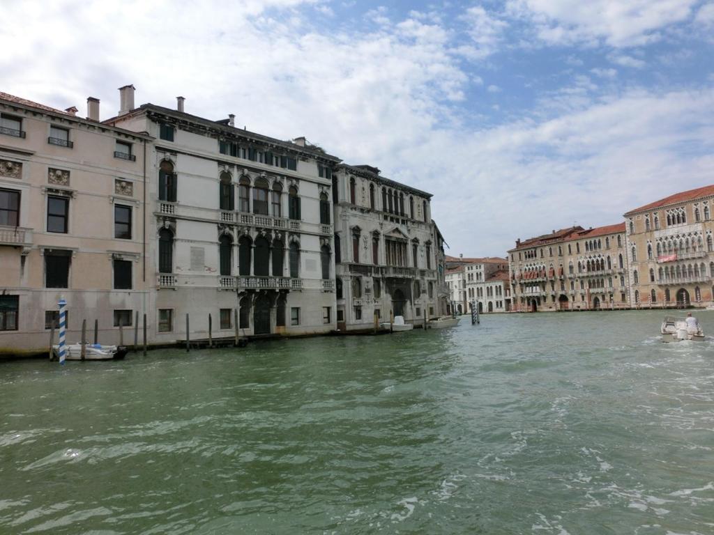 San Marco White Apartment 6